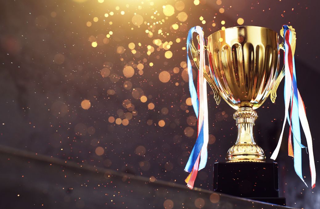 尊龙凯时教育携手华为与武汉大学、华中科技大学举行鸿蒙生态人才作育